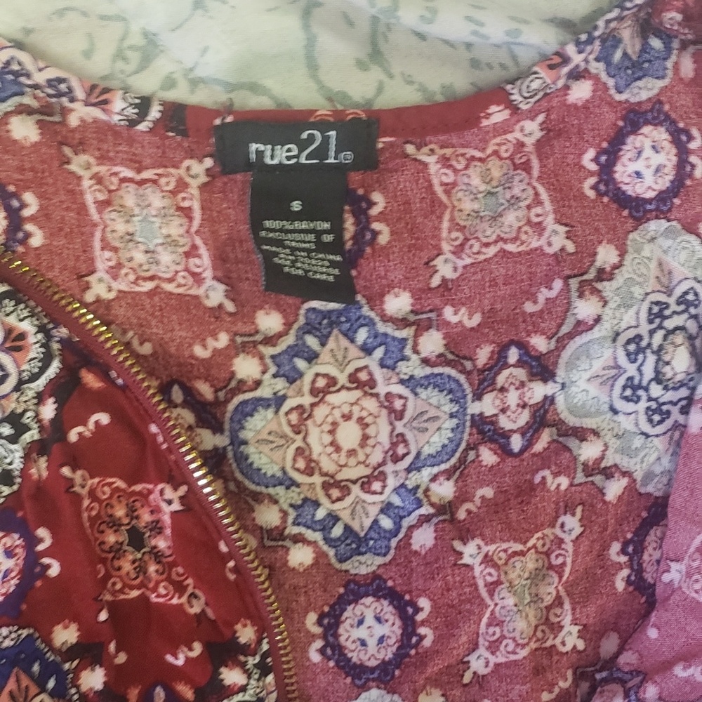 Romper - Picture 2 of 3